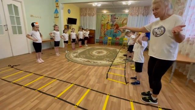МАДОУ ЦРР Детский сад Мечта  Разучивание танцев на координационной лесенке