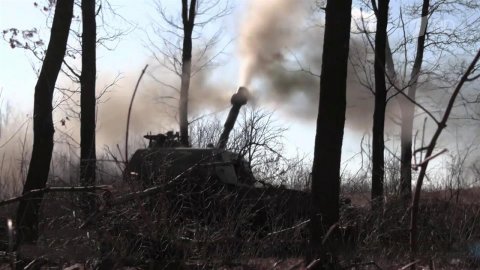 В Минобороны показали кадры боевой работы расчетов артиллерийских установок "Акация"