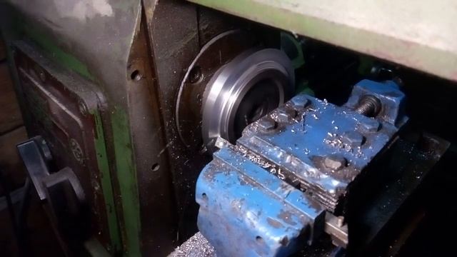 Точим оправку на фрезерном станке. (Фрагмент) смотреть онлайн