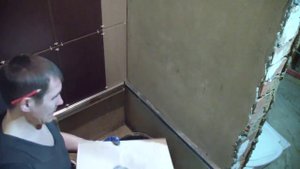 Как класть плитку на стену.