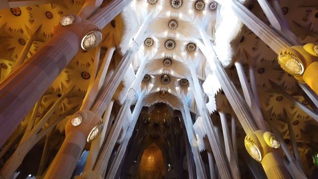 Sagrada Familia - The Most Beautiful Church - Barcelona Spain Travel Ideas смотреть онлайн