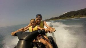 Учусь гонять на водном мотоцикле