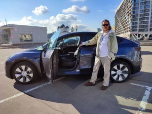 Новый кроссовер Tesla Model Y уже в Москве
