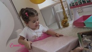 ЧТО ПОДАРИТЬ НА 2 ГОДА ДЕВОЧКЕ ? Открываем подарки вместе