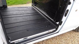 Ford Transit custom sport white 2014