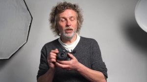 CANON EOS R100