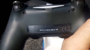 Купил Оригинальный DUALSHOK 4 Не Официальном Магазине PS4