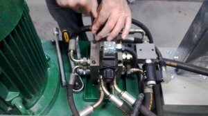 Обслуживание гидросистемы предформователя