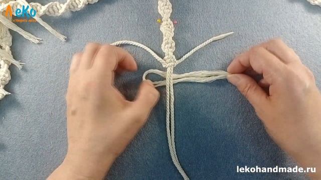 Просто и красиво. Панно с листья в технике макраме.