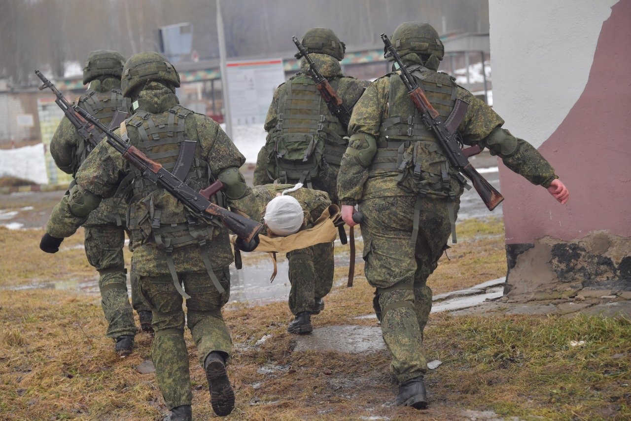 Сдавшиеся солдаты. Российские войска. Российские солдаты на Украине. Тела российских военных.