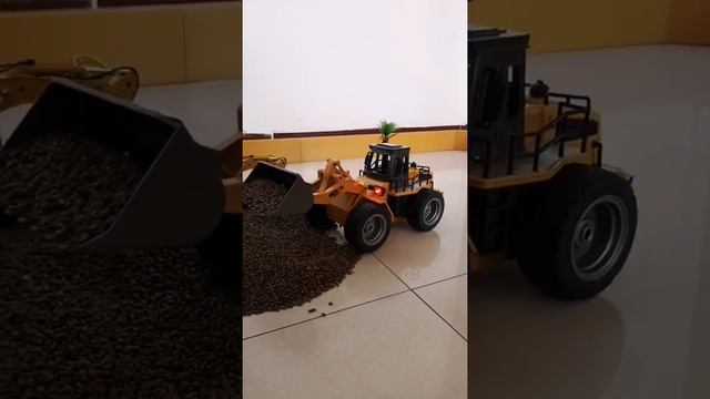 SRS-RC BEST OF RC TRUCKS STUCKING// RC TRUCKS STRUGGLING IN SAND//RC DIGGER VOLVO RESCUE[#5]