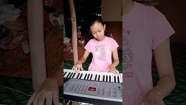 BOHEMIAN RHAPSODY piano, Jilian Brito 10 y/o смотреть онлайн