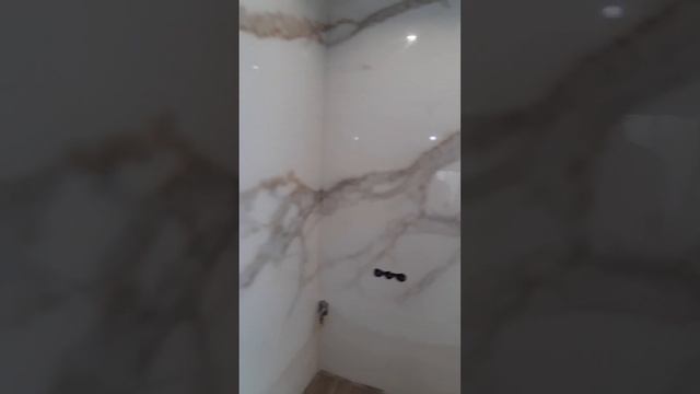 Имитация мрамора Каррара из венецианской штукатурки