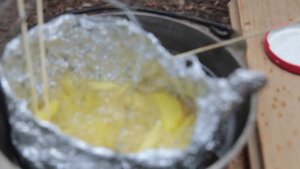 КИНОТЕАТР В ЛЕСУ - ГИГАНТСКИЙ ДОМ НА ДЕРЕВЕ 12 ч - Выживание - готовим попкорн