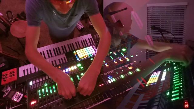 HERE - Melodic Techno / Electro Jam - 100% Improvised смотреть онлайн