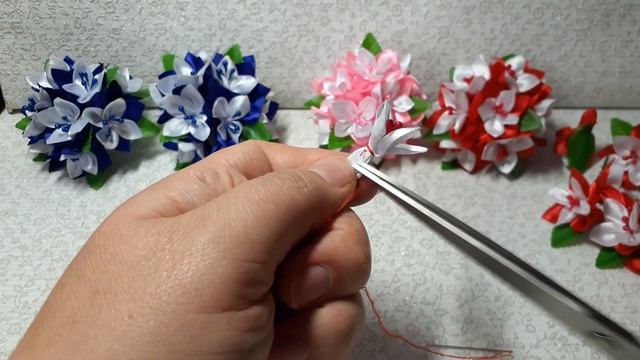 Прелестные мини-букетики из лент. Канзаши. Kanzashi. смотреть онлайн