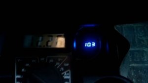 Дополнительный вольтметр в автомобиль для музыки