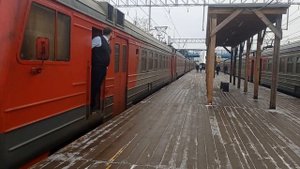 Электропоезд ЭД4М-0332 с сообщением Москва(Курский-Вокзал)-Петушки, платформа Ольгино.