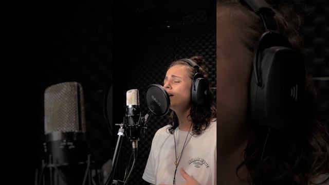 Vocal Microphone Shootout. Chandler REDD, Mojave MA-300, Neuman TLM 103, Heil PR40 @byronmusic смотреть онлайн