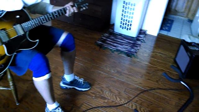 Gibson ES-135 '02 смотреть онлайн