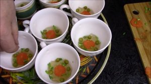 Как приготовить нежное и очень вкусное заливное из куриных ножек. Куриное заливное.