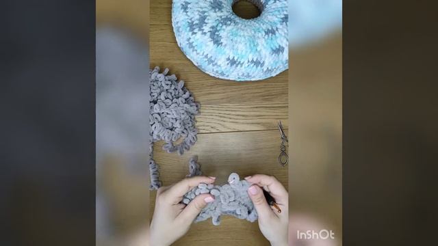 Мастер-класс по вязанию подушки пончика из alize puffy fine
