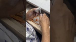 Видеоурок зубная техника. Как вырезать верхний клык из гипса