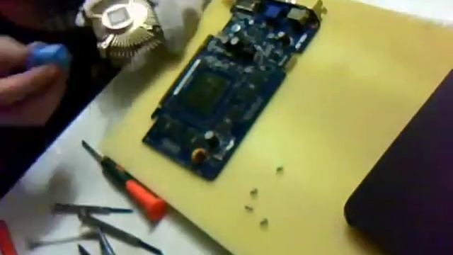 Asus geforce 8600gt разборка, чистка засохшей термопасты(disassembly, cleaning dried thermal paste)