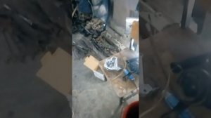 Не нужно мазать герметик, если ставите бумажную прокладку. При замене помпы.