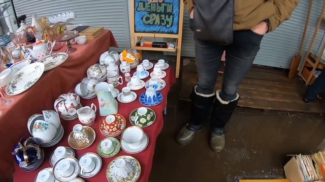 Открыли точку на Барахолке в Салтыковке. Продажа и скупка старинных вещей. смотреть онлайн