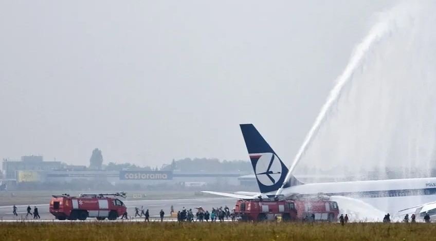 Пилоты спасли пассажиров самолета Ryanair, затормозив носом при приземлении