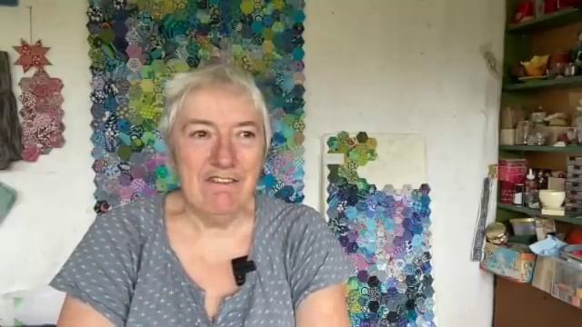 Moving the Hexagons for Agnes's Quilt and some Healing Harp Music for you to enjoy смотреть онлайн