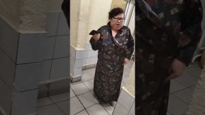 так называемые "старшие по подъезду" препятствуют голосованию по снижению тарифа МКД