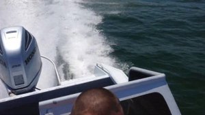 90 КМ.В ЧАС НА ВОДЕ НА ЛОДКЕ ))