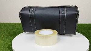 Стильная и универсальная мотосумка . Качественная искусственная Кожа.