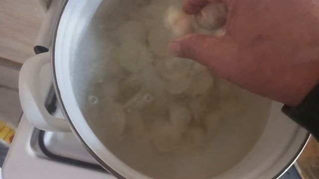 ЗАМОРОЖЕННЫЕ ПЕЛЬМЕНЫ НА ЗАВТРАК ЭТО БЫСТРО ЛЕГКО И ВКУСНО И ДЕШЕВО! смотреть онлайн