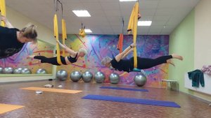 Аэройога, йога в гамаках. Практика среднего уровня.