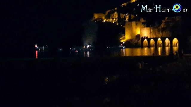 Муж пугает прохожих, а кругом романтикааа 💞 сама лезет к нам в кадр 😄 Алания.