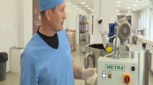 Всё в шоколаде! Производство конфет "сухофрукты в шоколаде".