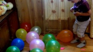 Baloons Шарики воздушные шарики Егорка лопает много воздушных шаров mange beaucoup de ballons