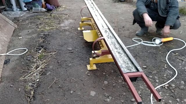 Бетонные столбы собственного производства.