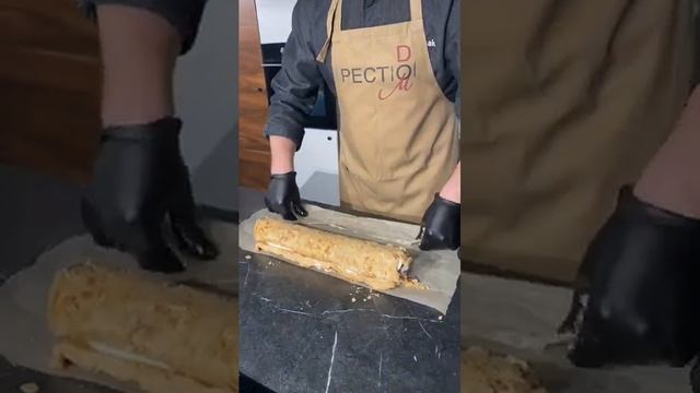 Меренговый рулет с вишней! Уже скоро полное видео ?#меренга #рулет #десерт #рецепт #еда #food #top смотреть онлайн