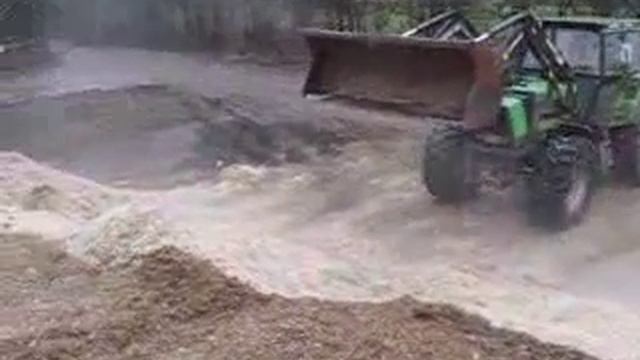 Силосование жома: жом накрывают обрезками свеклы смотреть онлайн