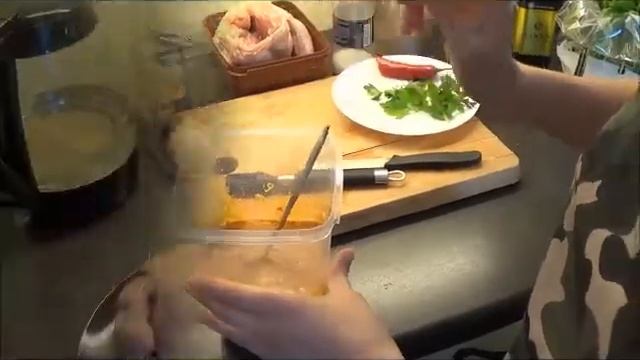 Курица гриль в домашней аджике смотреть онлайн