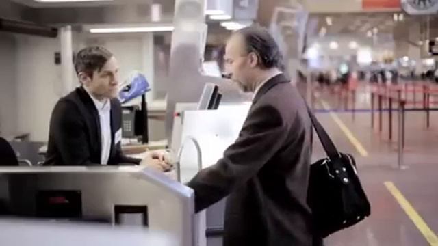 Checking in at an airport смотреть онлайн