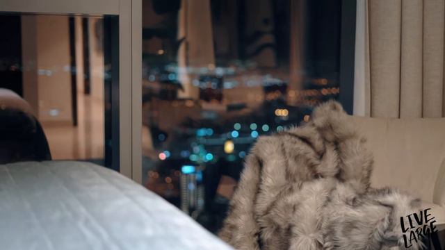 LIVE LARGE - TOP FLOOR TRIPLEX PENTHOUSE IN BOULEVARD POINT, DOWNTOWN DUBAI смотреть онлайн