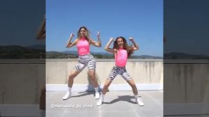 ТАНЦУЕТ??( МАМА И ДОЧКА)