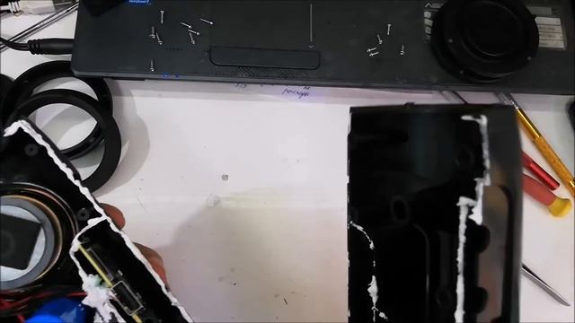 JBL CHARGE 3, как улучшить звук и усилить басс на китайской копии. РАЗБОР и ГЕРМЕТИЗАЦИЯ смотреть онлайн