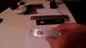 Установка соленоидного замка и видеодомофона на калитку