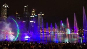 Spectra – A Light & Water Show, Singapore (Световое лазерное шоу Спектра в Сингапуре)